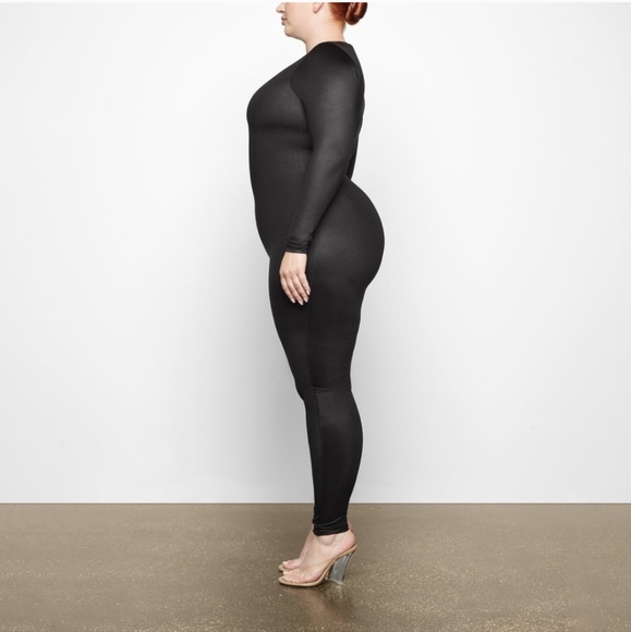 1. NWT SKIMS ALL-IN-ONE SHINE MOCK NECK CATSUIT SIZE XS - Picture 2 of 6